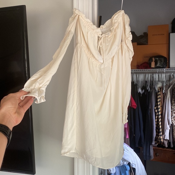 (2) Stone Cold Fox Outfits!!! Dress & Romper Ivory XS/S🤍 - Picture 2 of 3